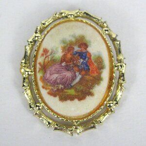 Plastic Cameo Figural Goldtone Pendant Victorian Style Bamboo Vintage